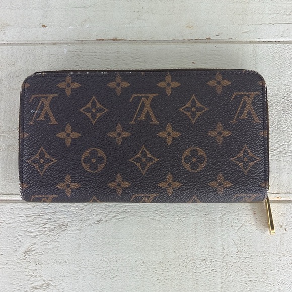 Louis Vuitton Zippy Wallet Love Lock Monogram ✅COA Included - Picture 2 of 16